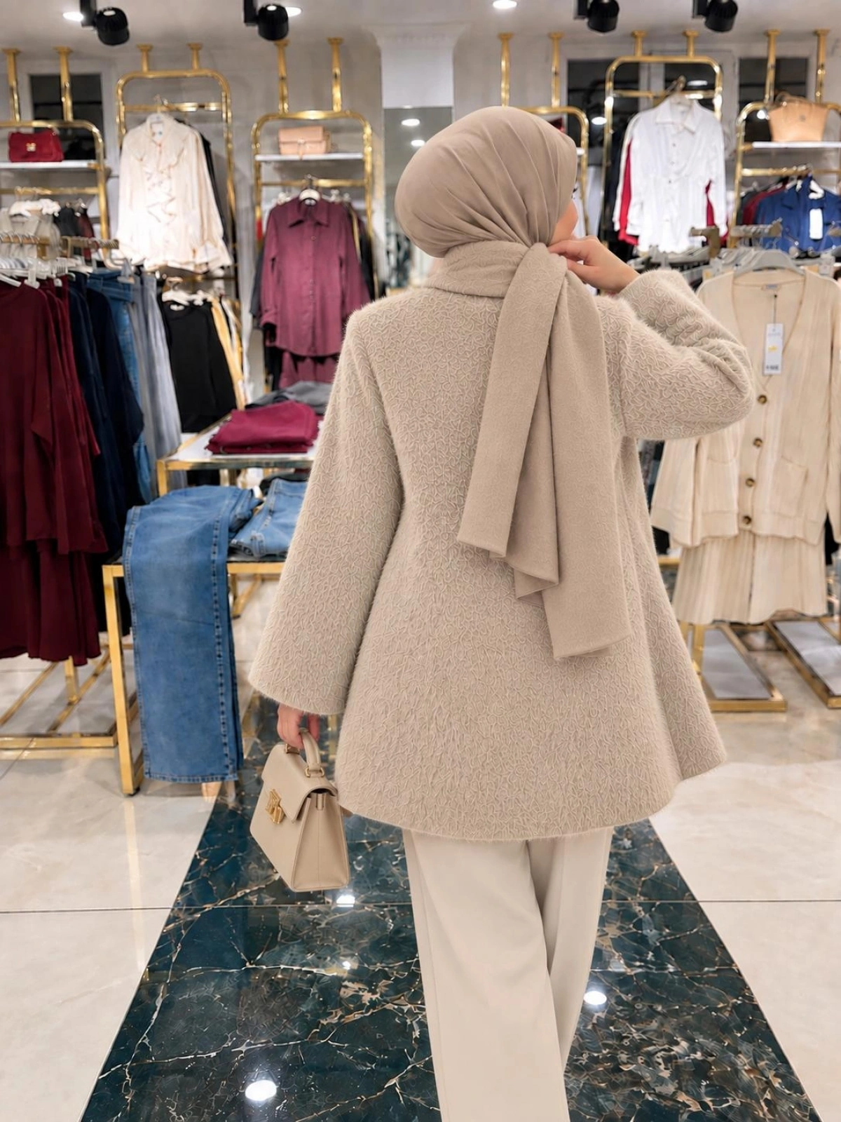 Bej Kürklü Atkılı Panço Modelimiz