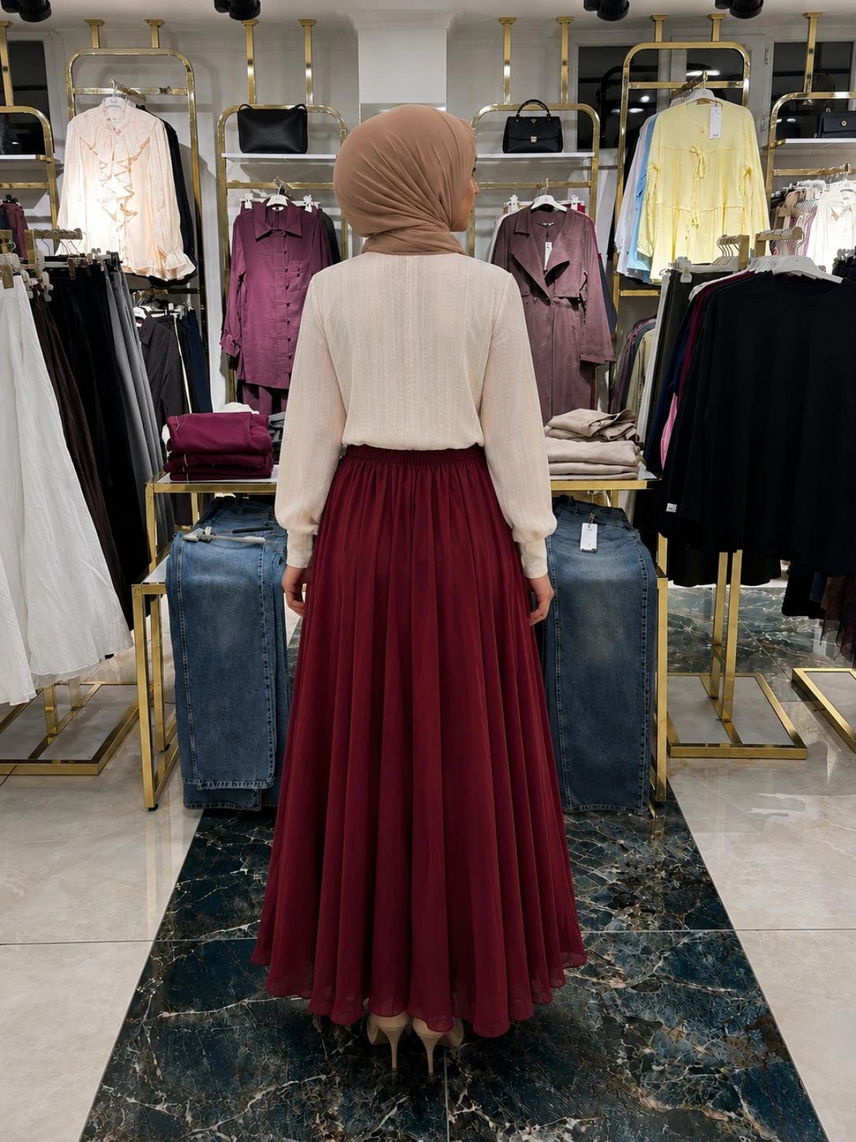 Bordo İçi Astarlı Beli Lastikli Kırışık Etek Modelimiz