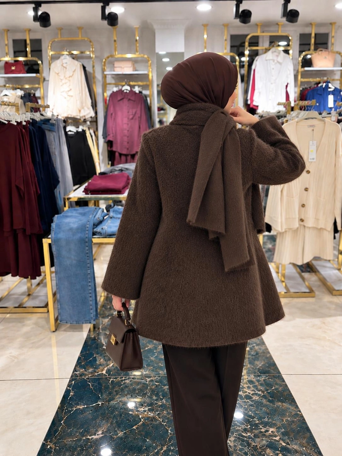 Kahverengi Kürklü Atkılı Panço Modelimiz