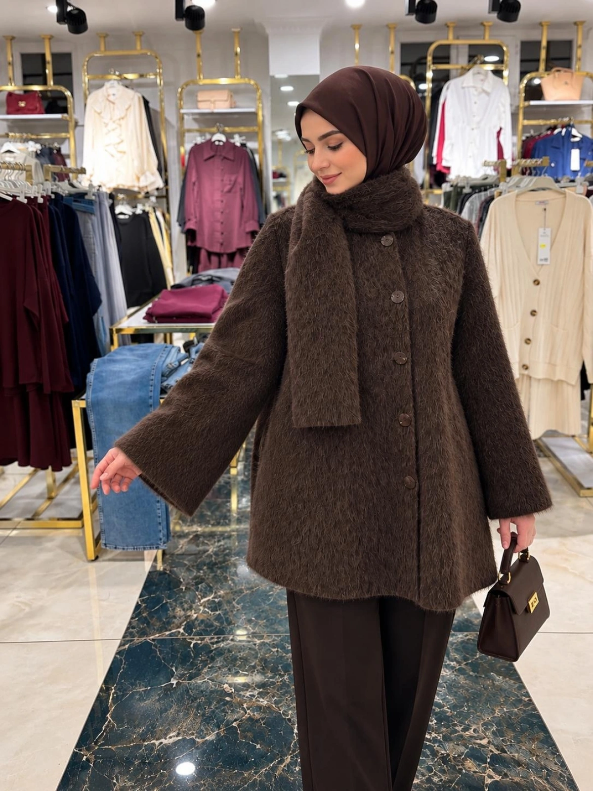 Kahverengi Kürklü Atkılı Panço Modelimiz