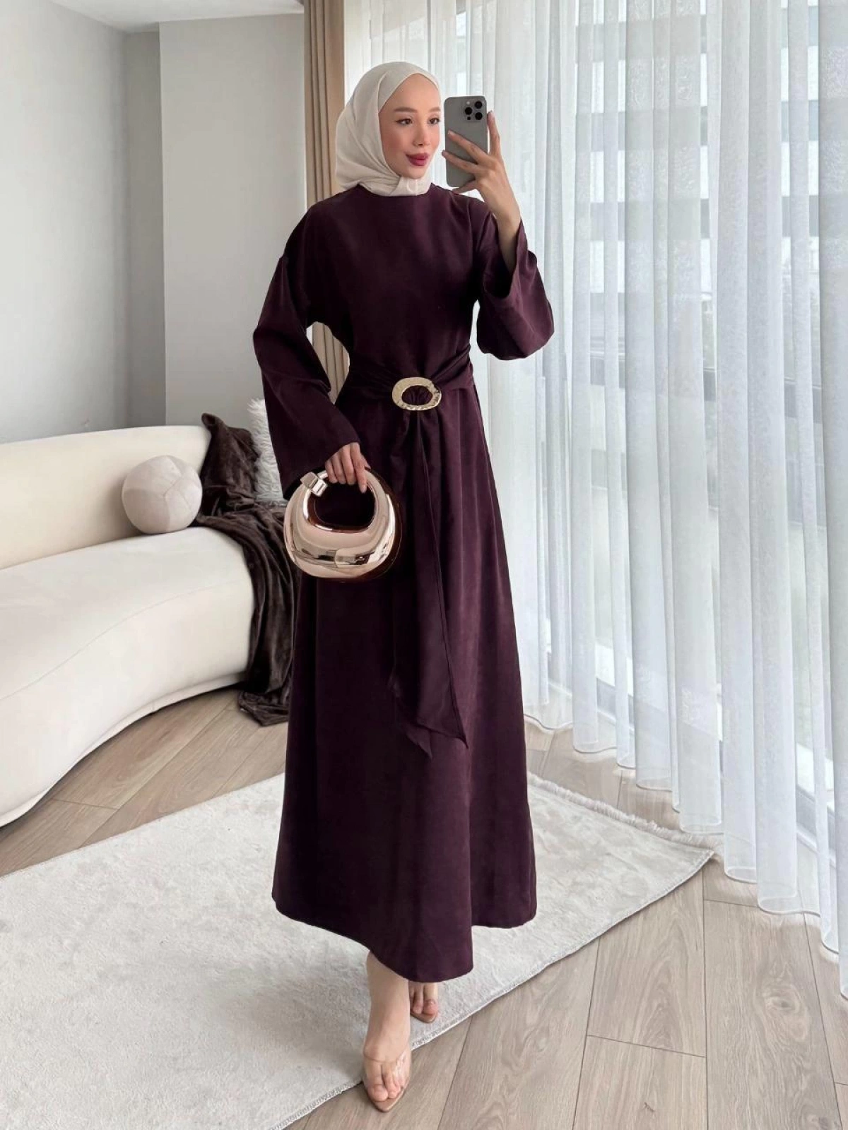 Siyah Star Süet Kumaş: Modelimiz