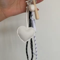 Deri Kalp Detaylı Çanta Aksesuarı Anahtarlık