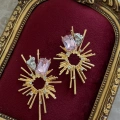 Gold Pembe Taşlı Tasarım Küpe