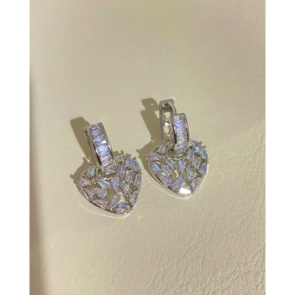 Baget Taşlı Kalp Küpe