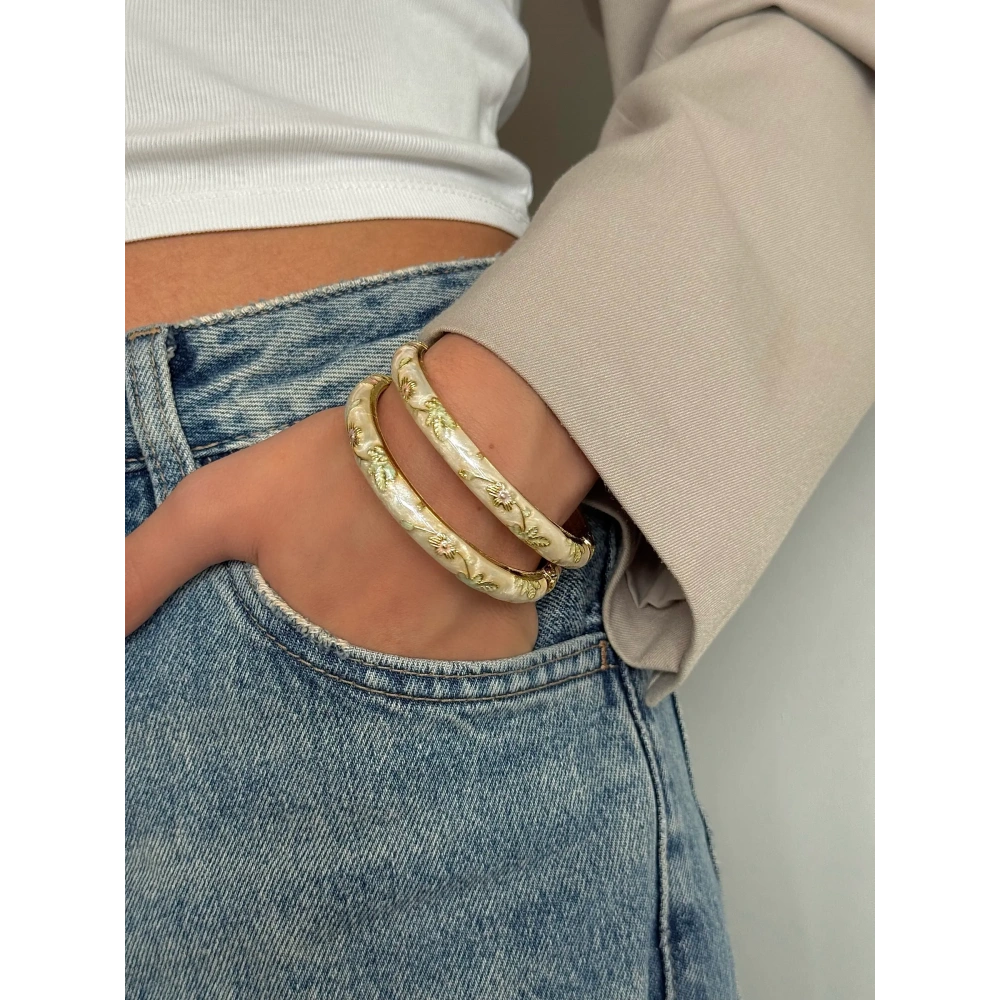 Çelik Beyaz Çiçekli Mineli Kelepçe Bileklik