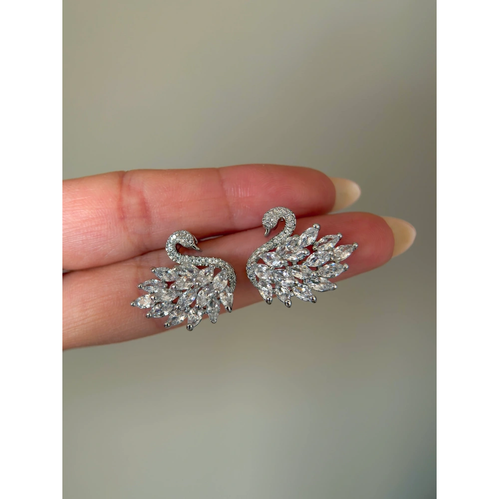 Çelik Beyaz Kuğu Küpe