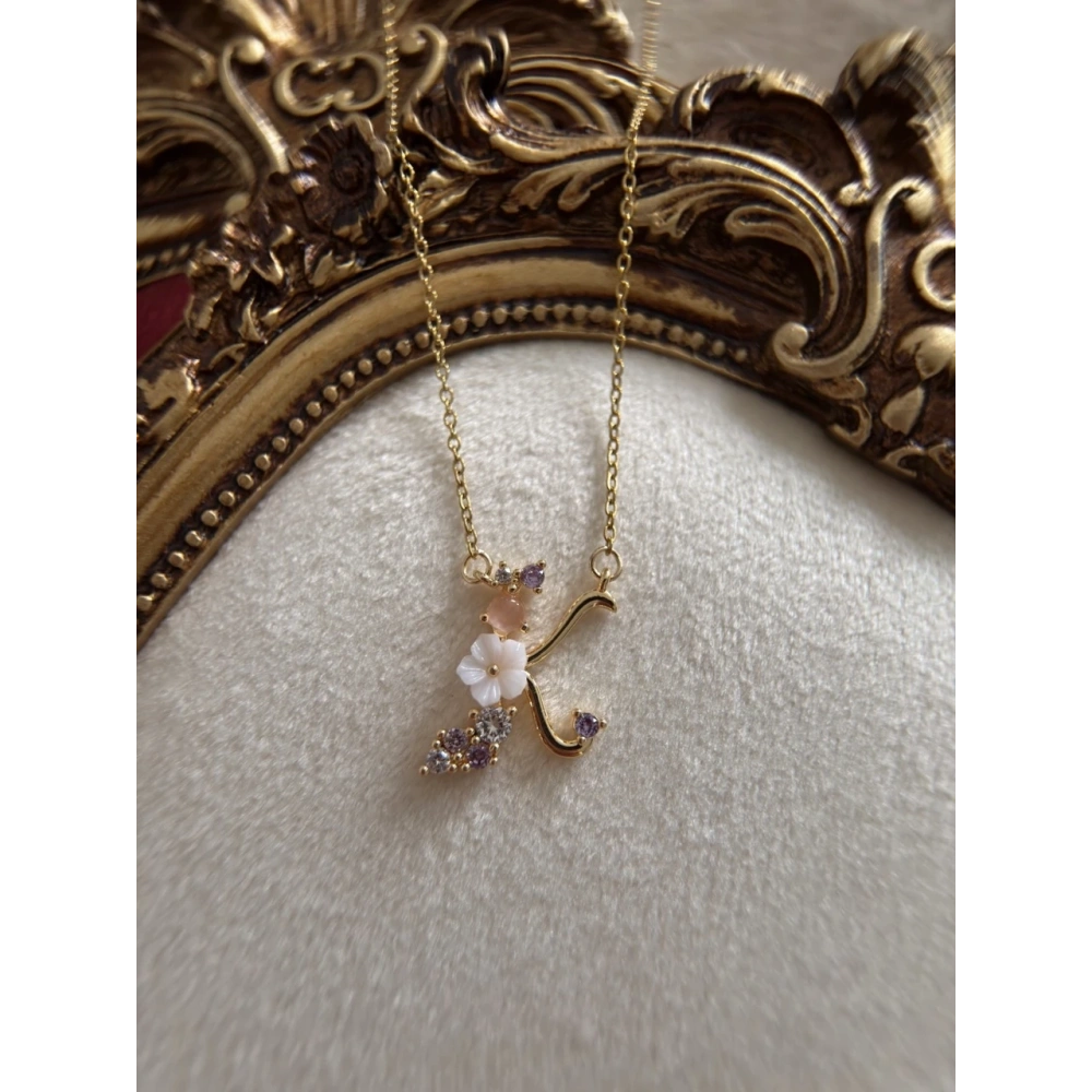 Çelik Çiçekli K Harfli Kolye