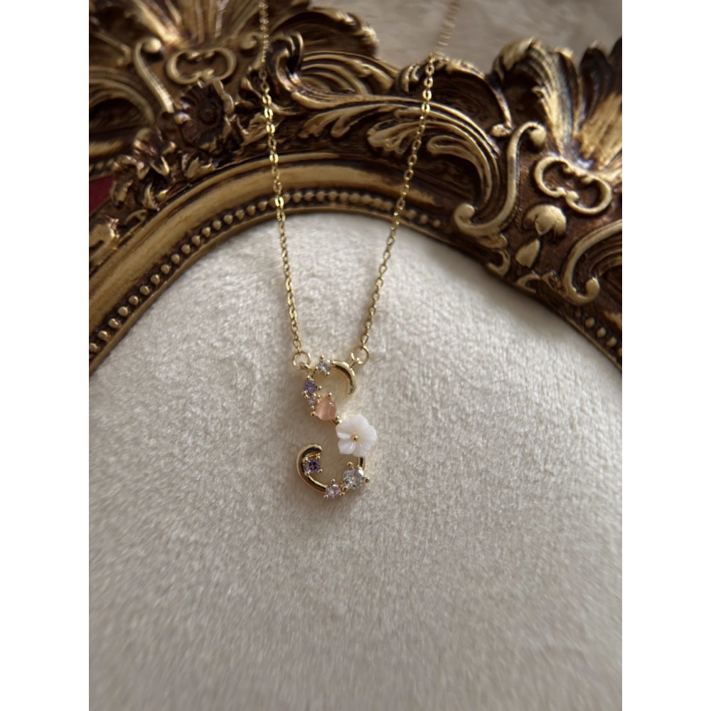 Çelik Çiçekli S Harfli Kolye