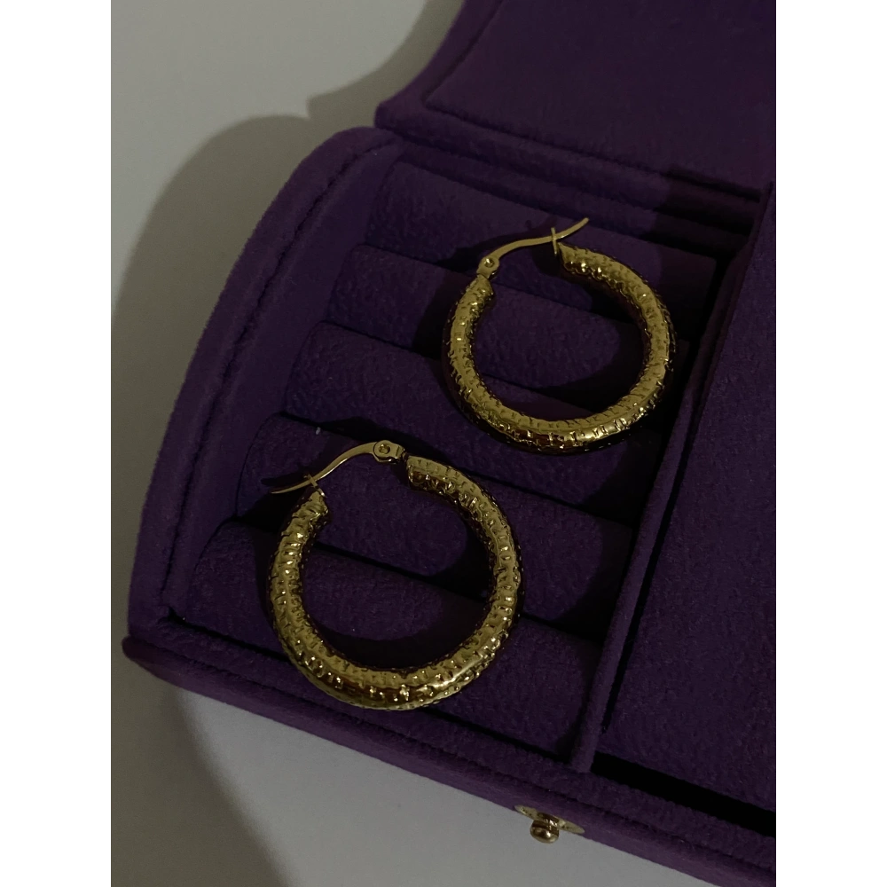 Çelik Desenli Gold Halka Küpe