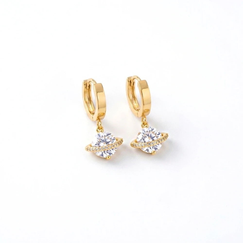 Çelik Gezegen Küpe