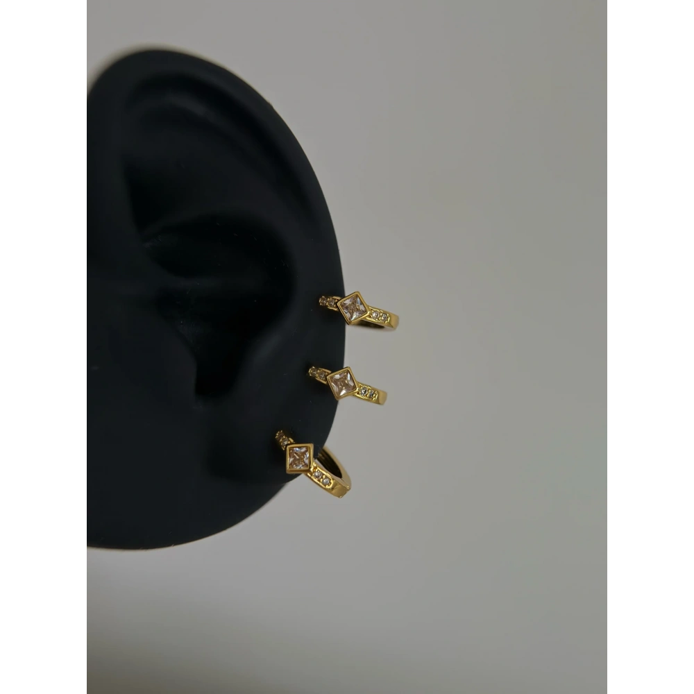 Çelik Gold Eşkenar Taşlı Piercing