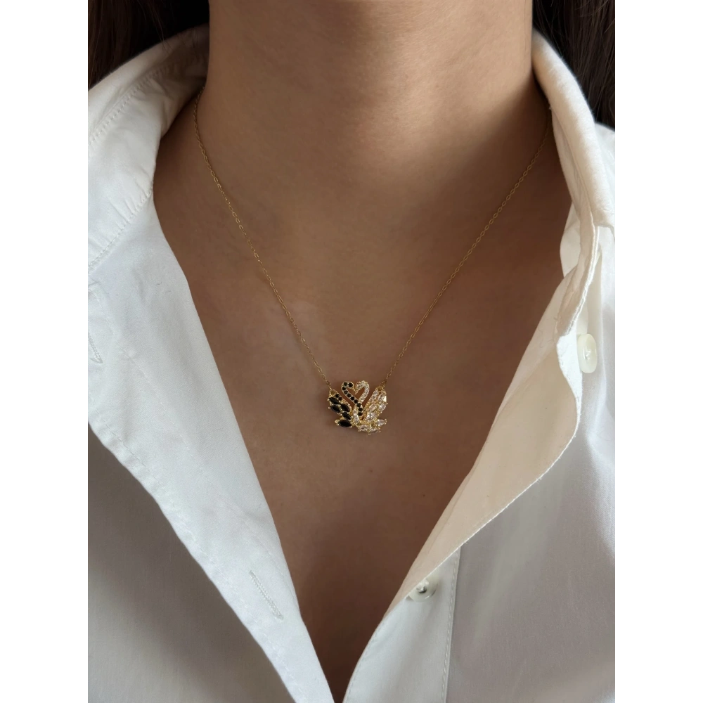 Çelik Gold Siyah Kuğu Detay Kolye