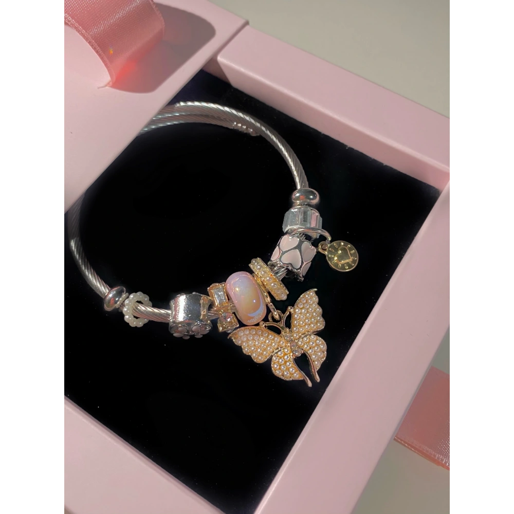 Çelik Kelepçeli Kelebekli Charm Bileklik