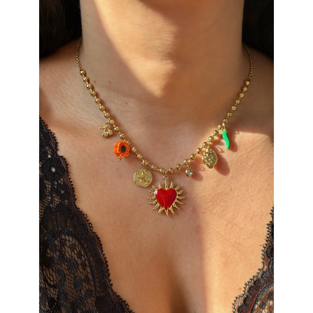 Çelik Kırmızı Kalpli 7 Charmlı Kolye