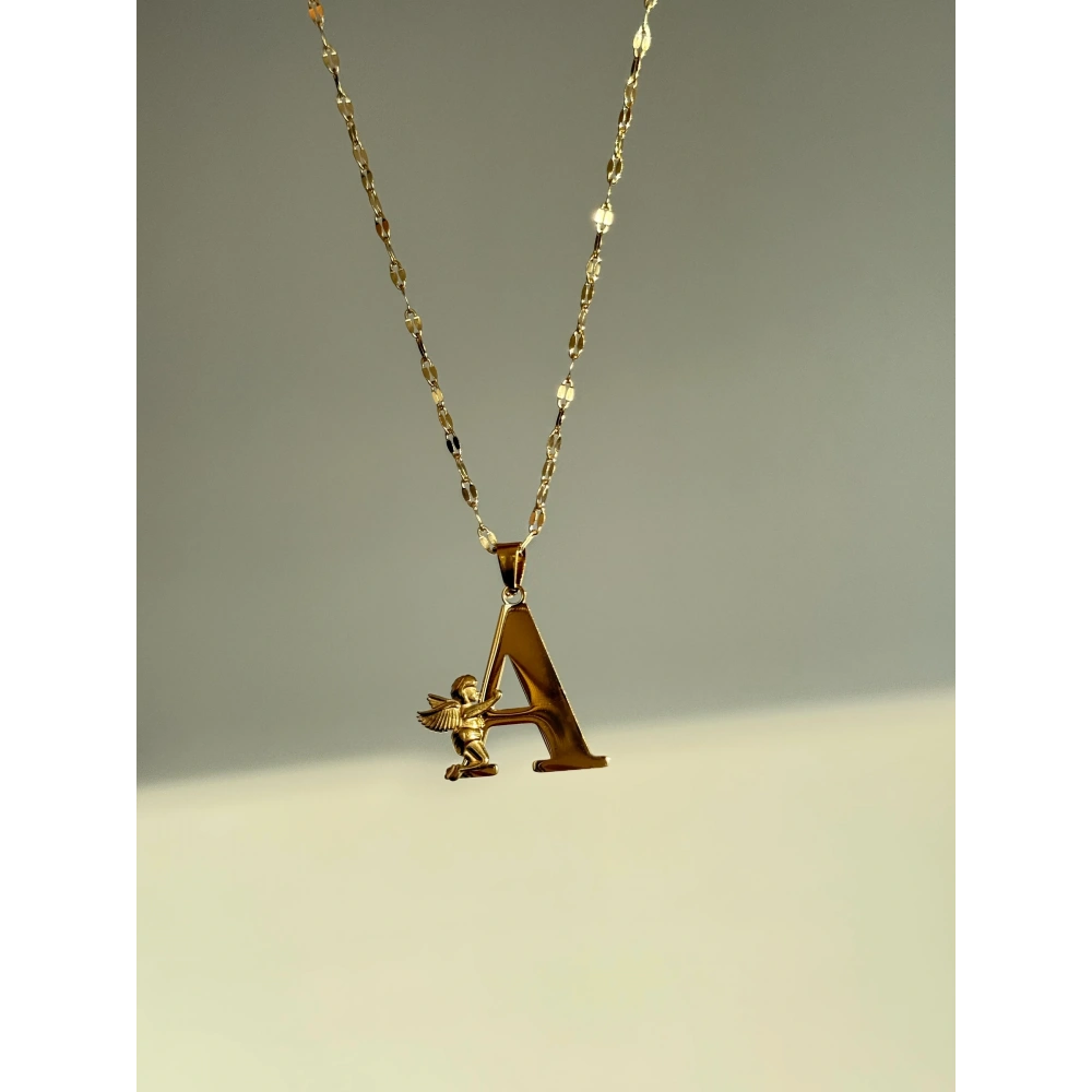 Çelik Melek Detaylı A Harfli Kolye