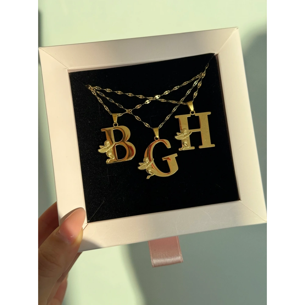 Çelik Melek Detaylı Harf Kolyeler