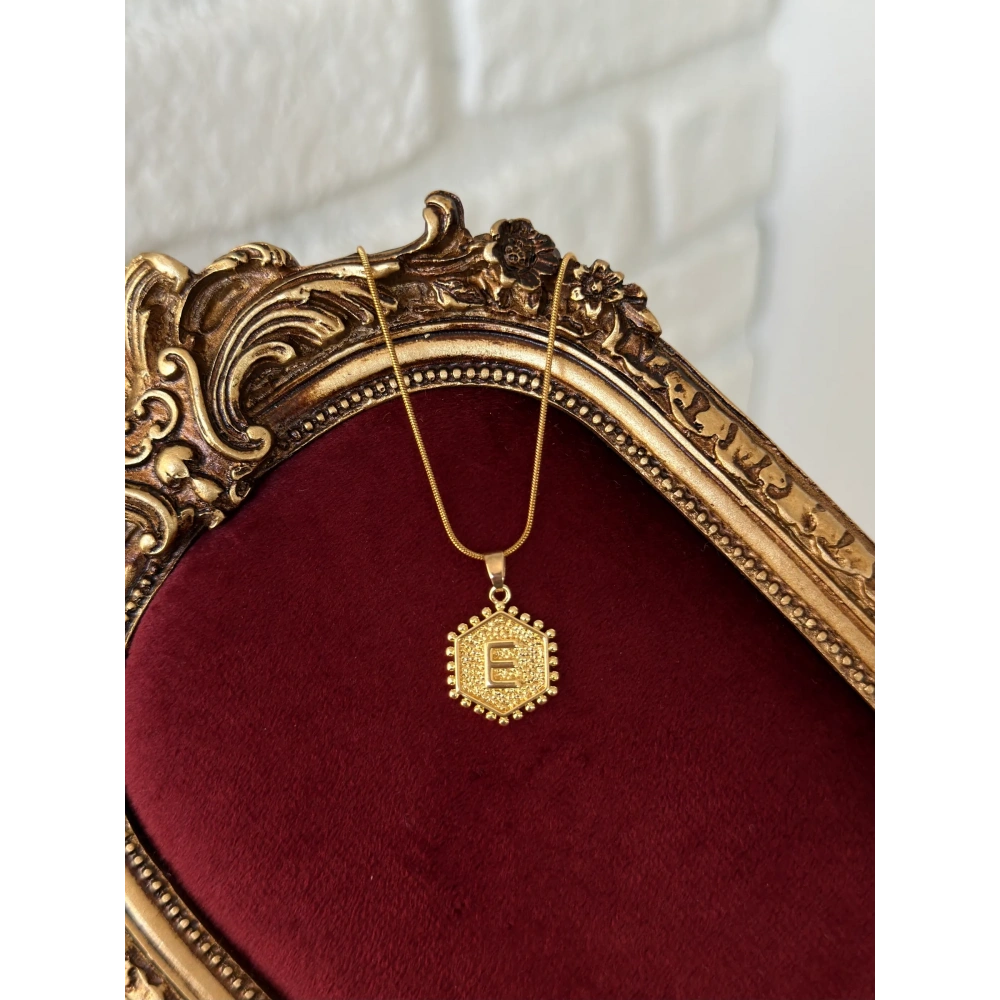 Çelik Plaka E Harfli Kolye