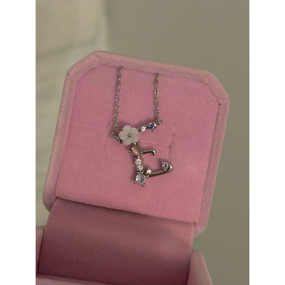 Çelik Silver Çiçekli E Harfli Kolye