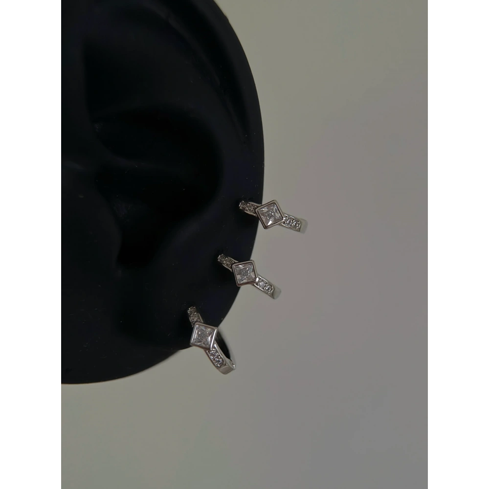 Çelik Silver Eşkenar Taşlı Halka Piercing