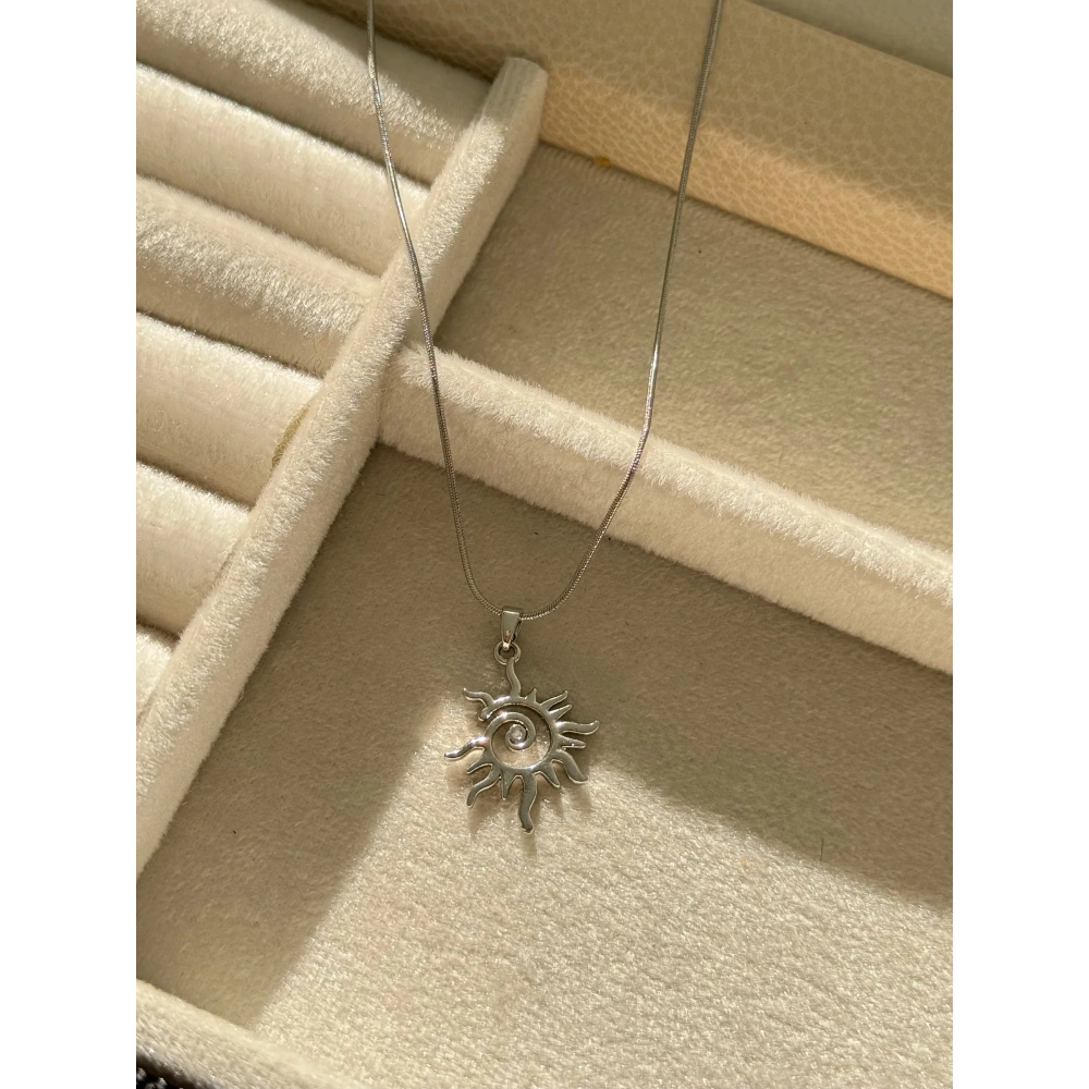 Çelik Silver Güneş Kolye