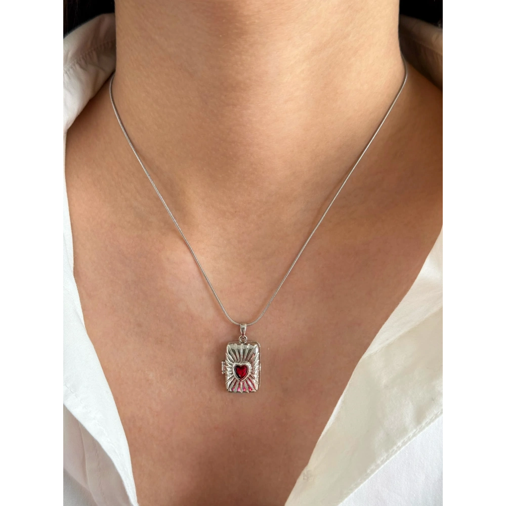 Çelik Silver Kalpli Kapaklı  Kolye