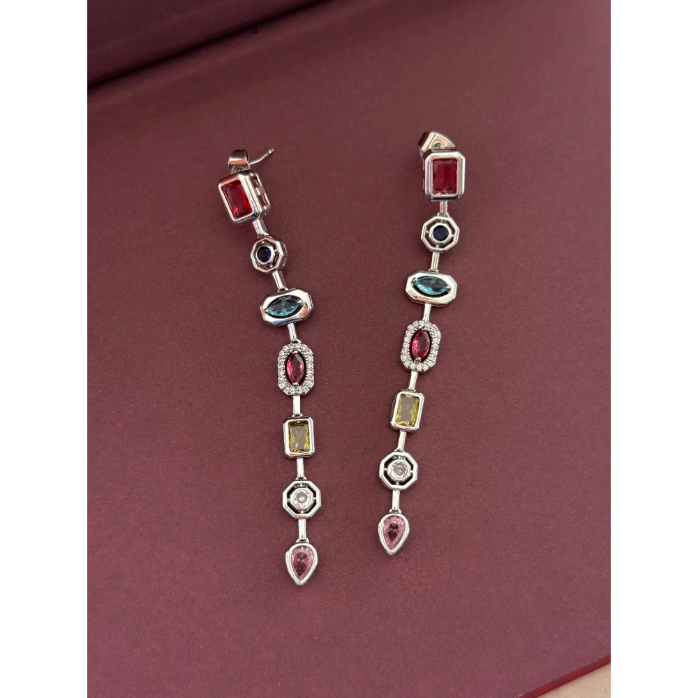 Çelik Silver Renkli Baget Taşlı Küpe