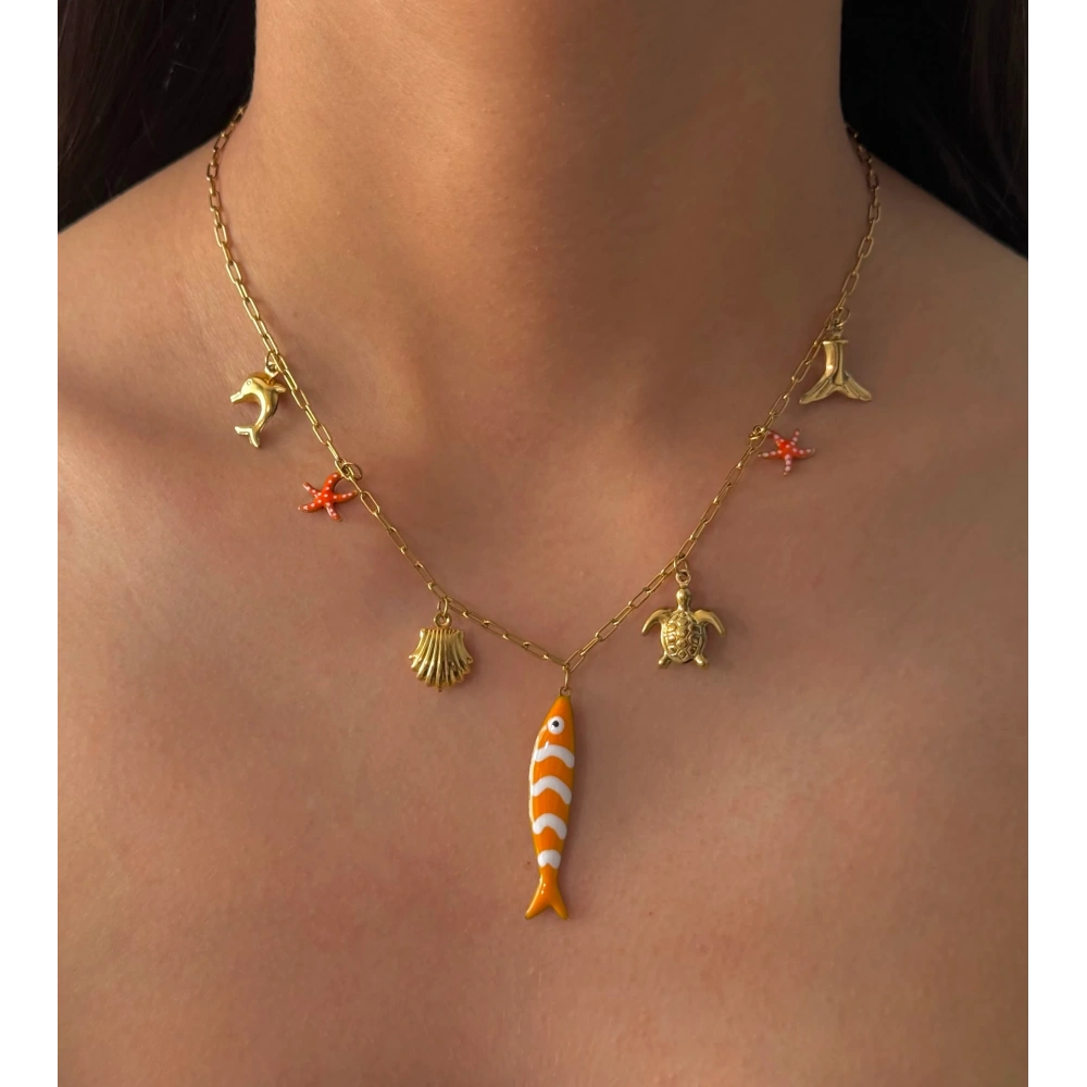 Çelik Turuncu Balık Detay 7 Charmlı Kolye