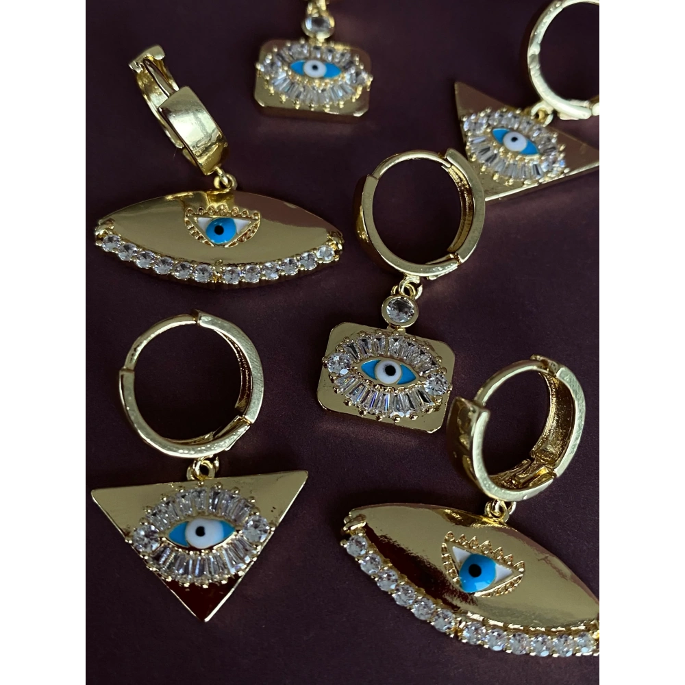 Çelik Üçgen Göz Detay Küpe