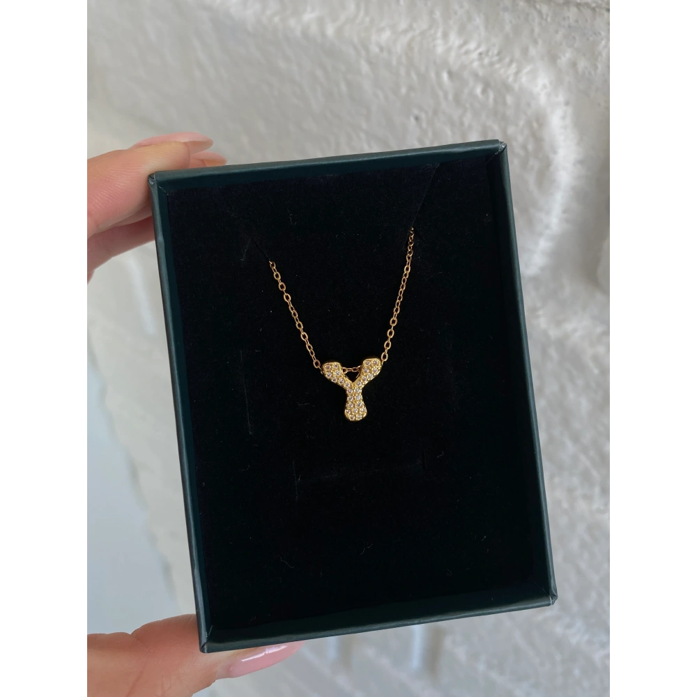 Çelik Y Harf Detaylı Kolye