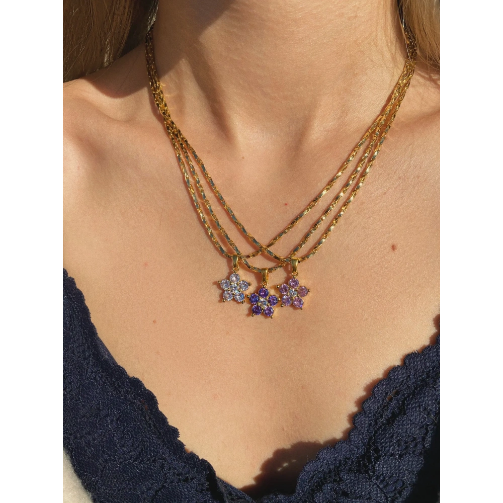 Eshlia Çiçek Kolye