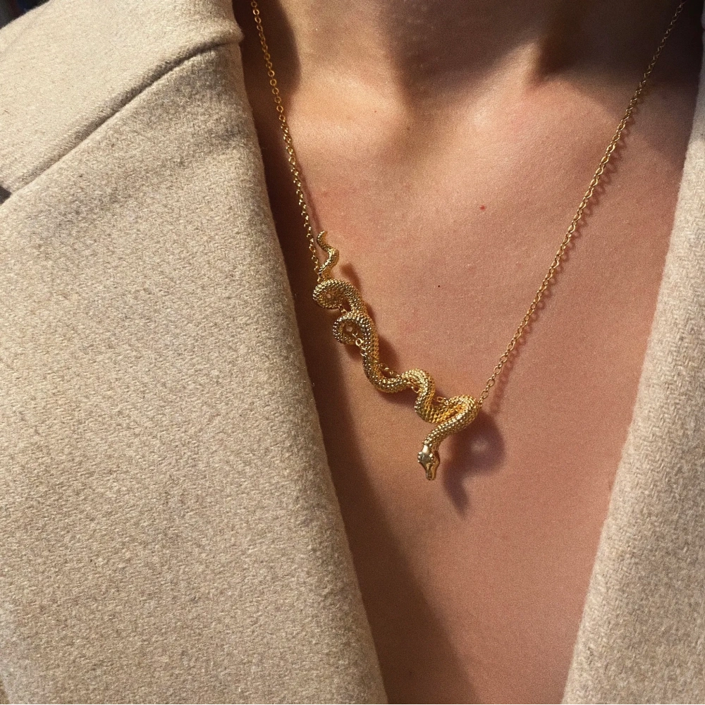 Gold Sarmal Yılan Kolye