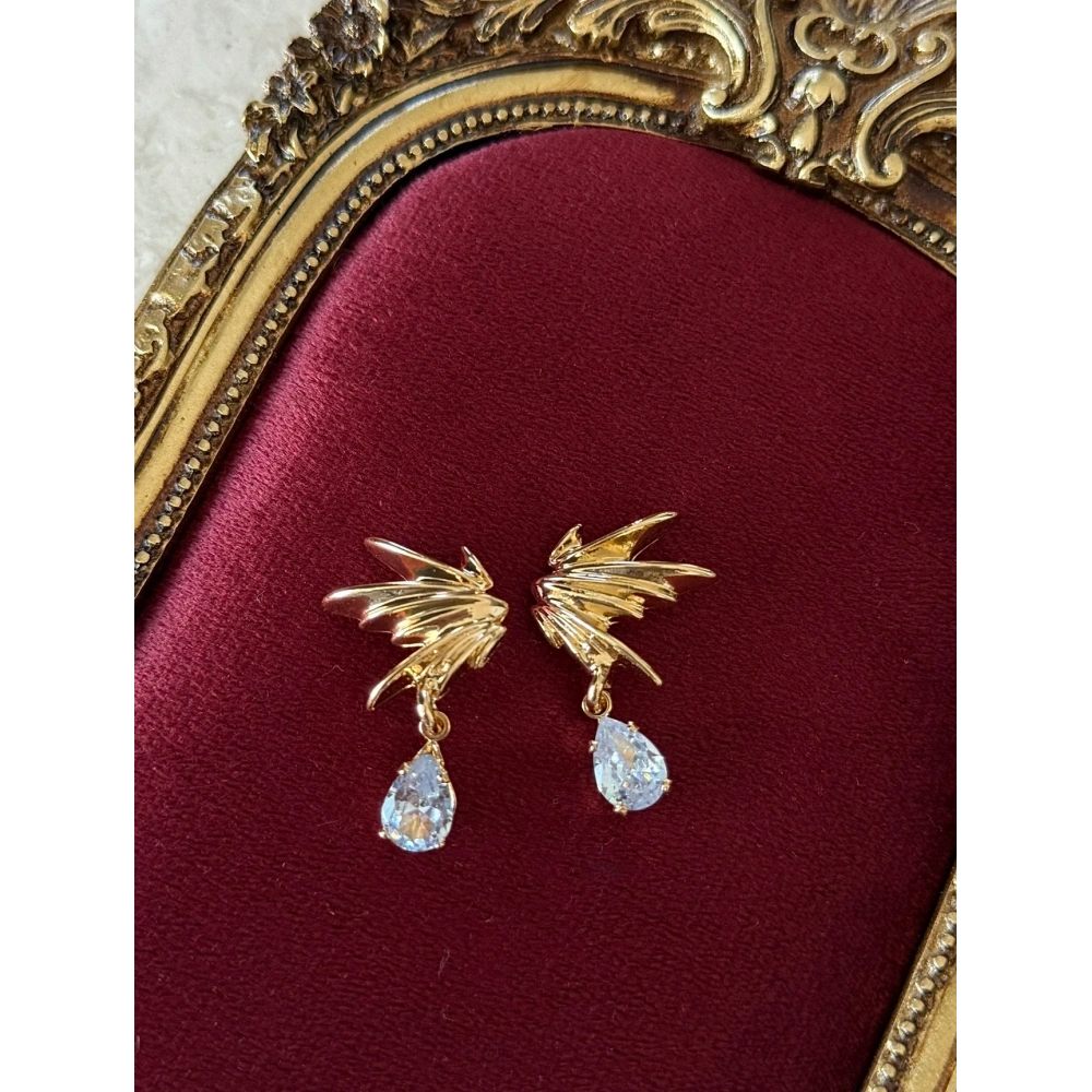 Gold Taşlı Kanat Küpe