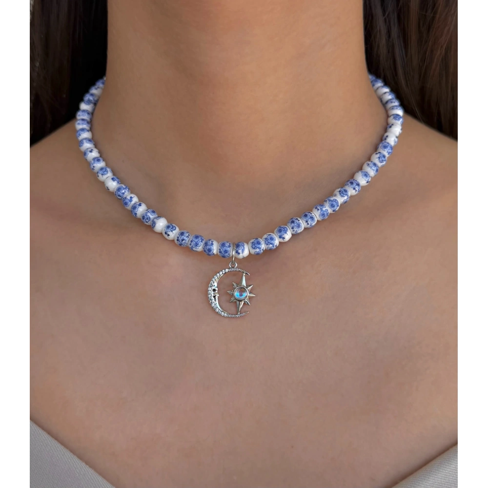 Hilal Detaylı Mavi Tasarım Kolye