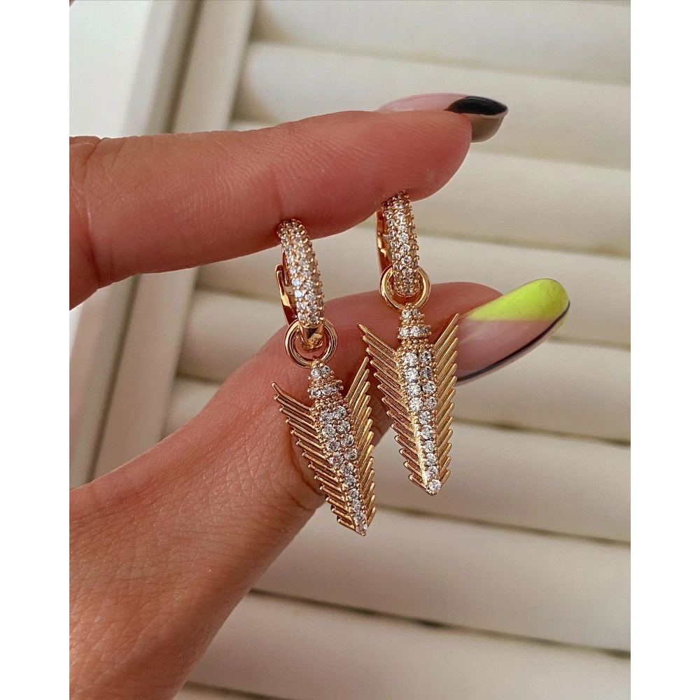 İthal Taşlı Tasarım Küpe