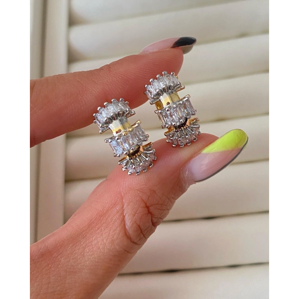 İthal Taşlı Tasarım Küpe