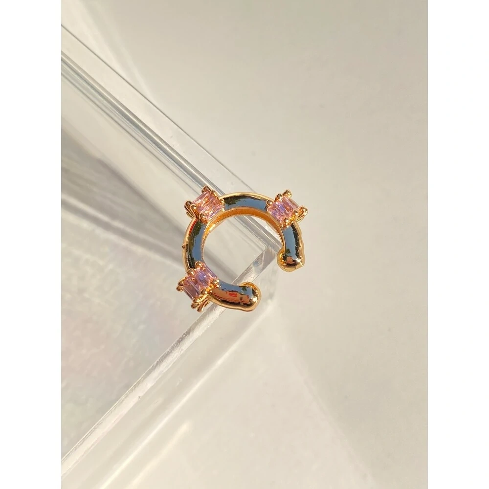 Pembe Baget Taşlı Earcuff