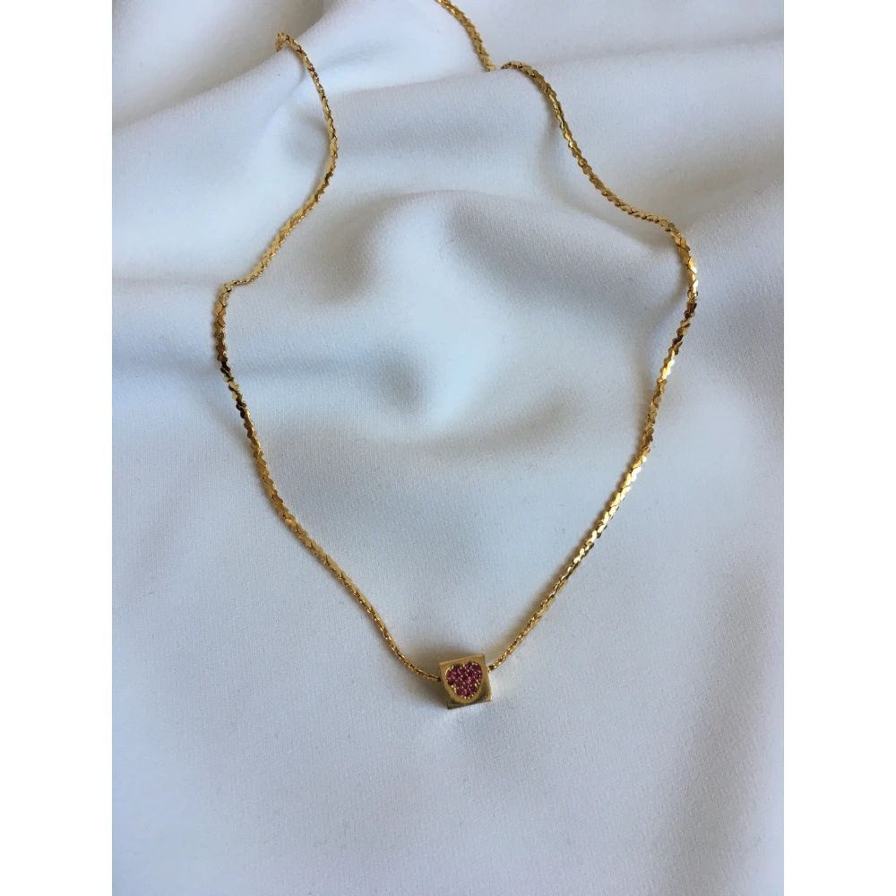 Pembe Küp Kalp Kolye