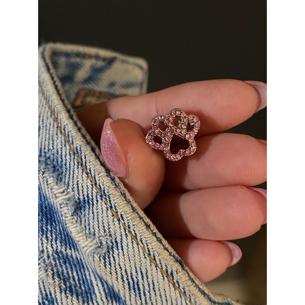 Pembe Taşlı Pati Detaylı Charm