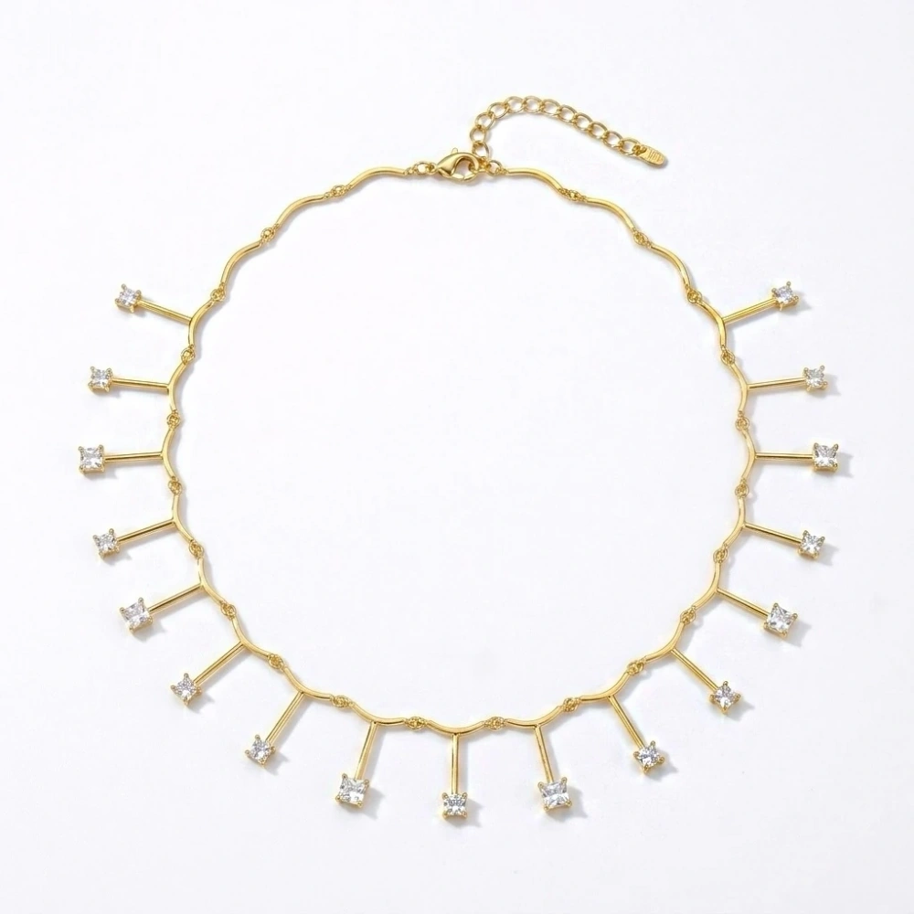 Sallantılı Kare Taşlı Kolye