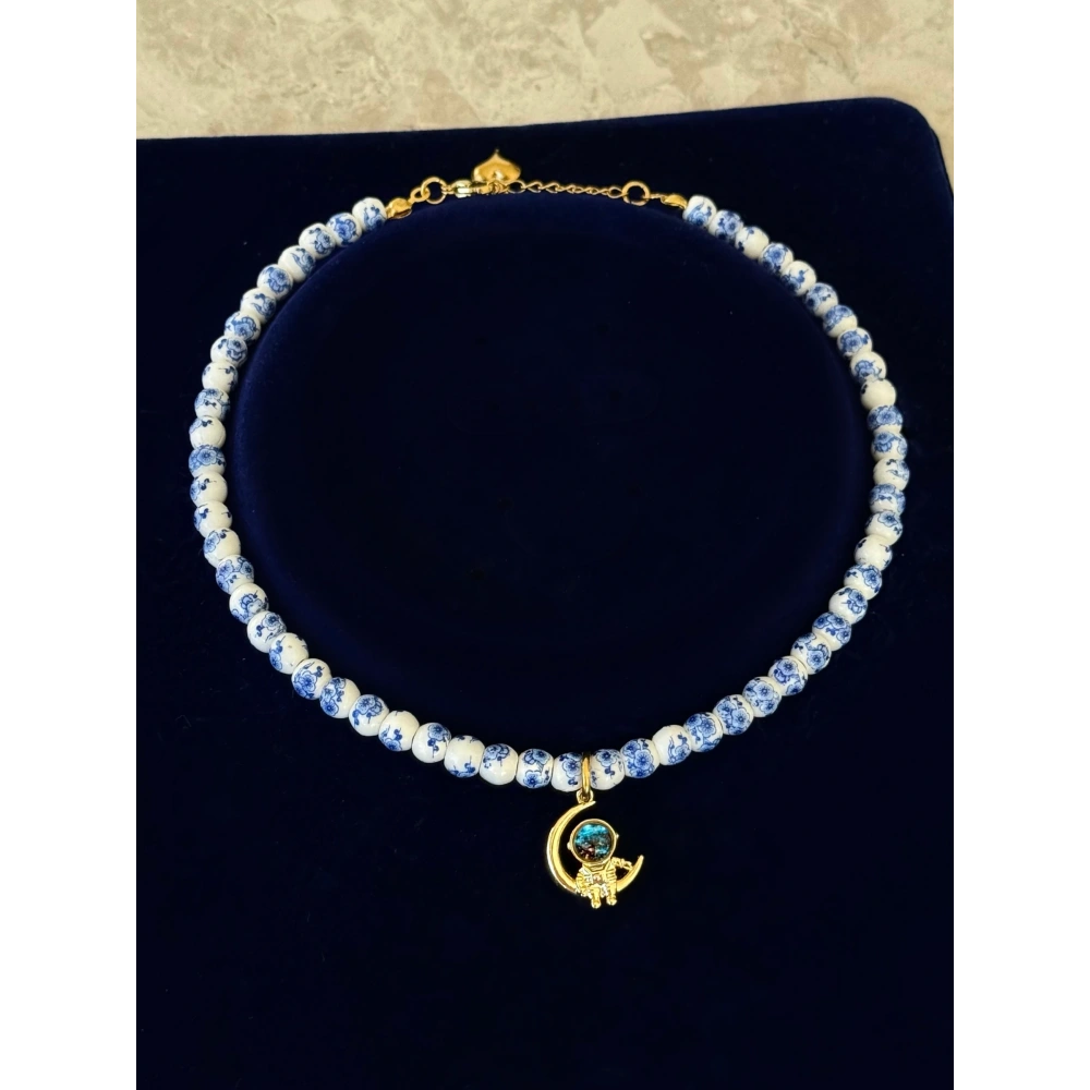 Uzay Temalı Mavi Tasarım Kolye