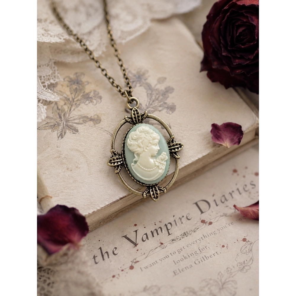 Vampir Katherine Cameo Kolye