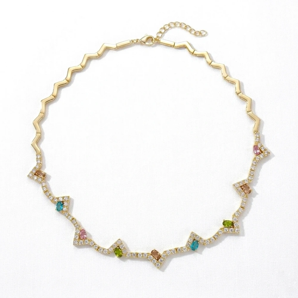 Vip 9 Taşlı Tasarım Kolye