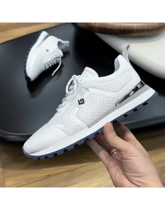 Beyaz Hakiki Deri Erkek Sneaker – Delikli Tasarım