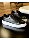 Siyah sneakers
