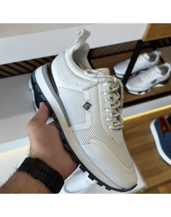 Beyaz Hakiki Deri Erkek Sneaker – Delikli Tasarım