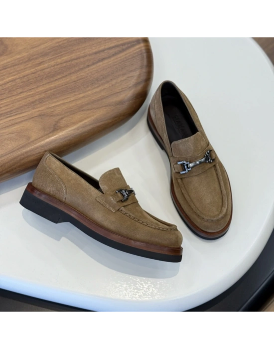 Taba Süet Hakiki Deri Loafer – Metal Tokalı EVA Taban