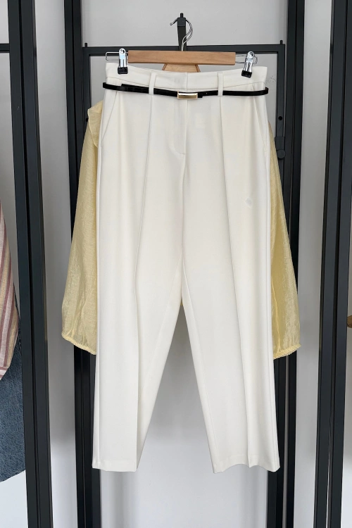 Kemerli Düz Paça Pantolon Beyaz