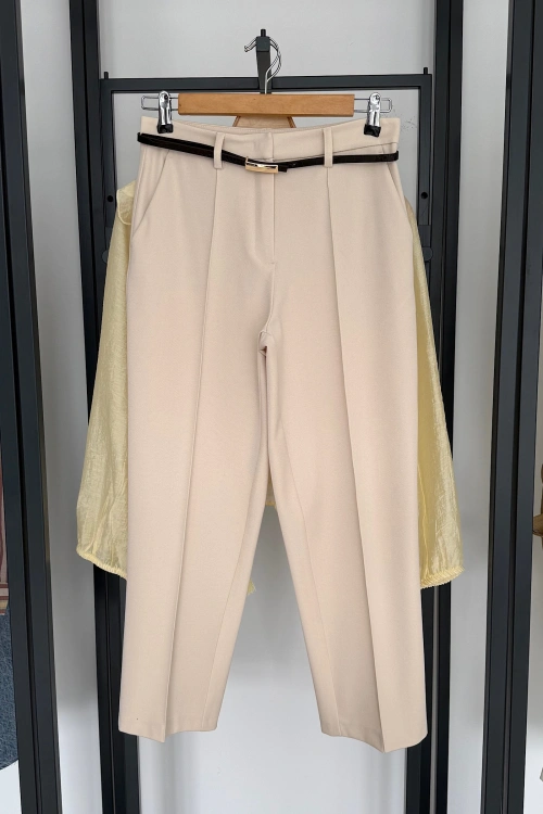 Kemerli Düz Paça Pantolon Bej