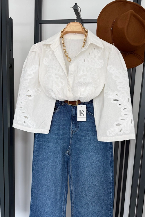 İşlemeli Dilimli Gömlek Beyaz