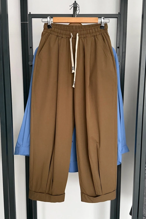 Beli Lastikli Bağcıklı Pantolon Camel